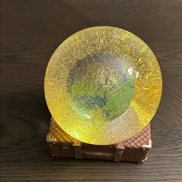Glittering Earth Globe Snow light Globe on Brown    suitcase Base - Picture 5 of 7